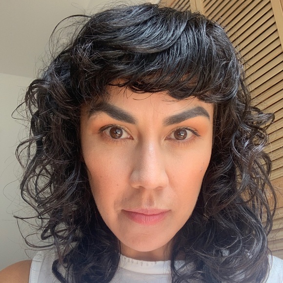 Meet your Posher, Cristina - Picture 3 of 4